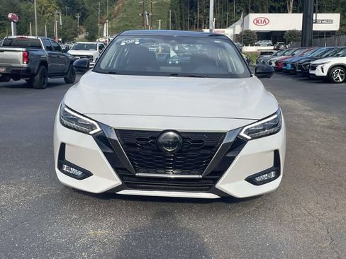 Used 2023 Nissan Sentra SR w/ SR Premium Package FWD image 6
