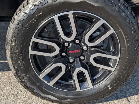 New 2026 GMC Sierra 1500 AT4 w/ AT4 Premium Package AWD/4WD image 12