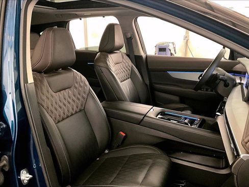 Used 2025 Nissan Murano Platinum w/ Cargo Package image 7