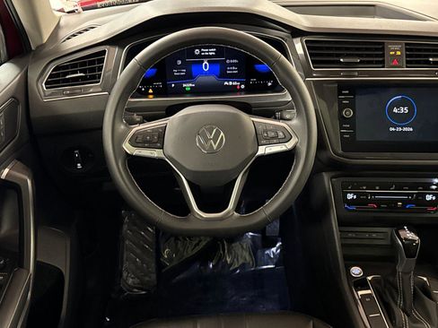 Used 2023 Volkswagen Tiguan SE w/ Panoramic Sunroof Package FWD image 13