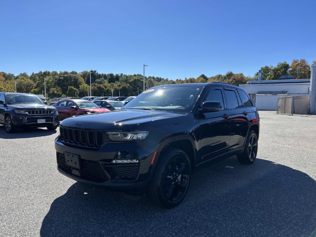 Certified 2024 Jeep Grand Cherokee Limited w/ Black Appearance Package AWD/4WD image 7