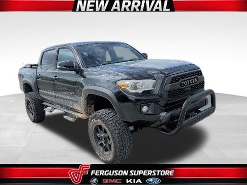 Used 2019 Toyota Tacoma TRD Off-Road w/ Technology Package image 1