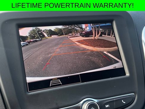 Used 2024 Chevrolet Equinox LT FWD image 11