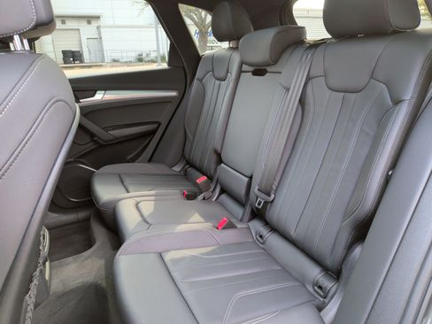 Certified 2025 Audi Q5 2.0T Premium w/ Convenience Plus Package image 31