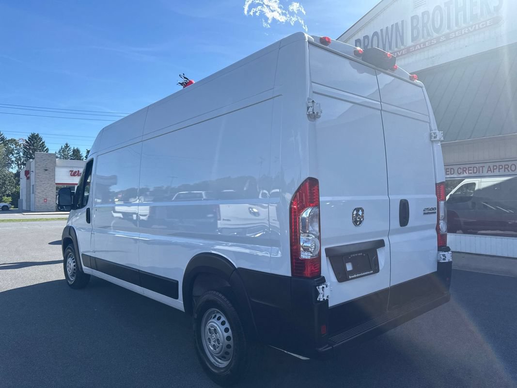 Used 2025 RAM ProMaster 2500 w/ Convenience Group FWD image 4