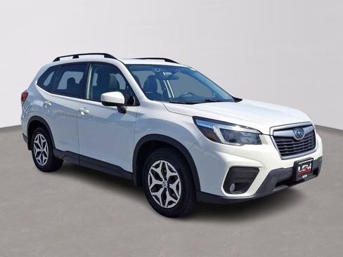 Used 2021 Subaru Forester Premium AWD/4WD image 3