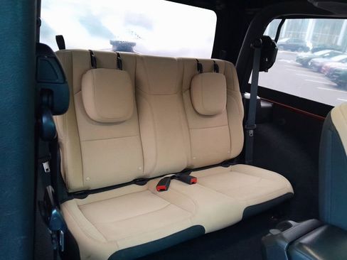 Used 2021 Jeep Wrangler Sport S image 34