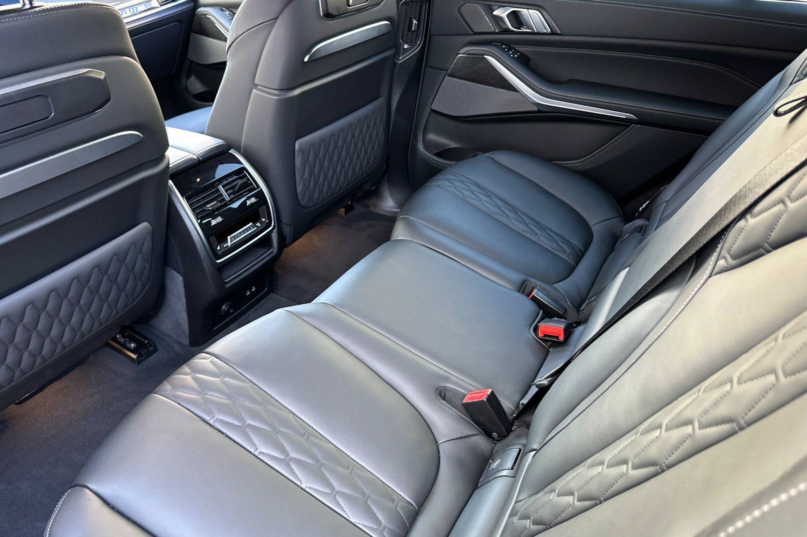 Used 2026 BMW X7 M60i AWD/4WD image 27