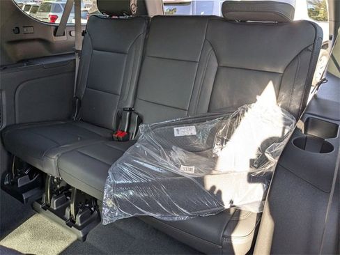 New 2026 Chevrolet Suburban High Country image 31