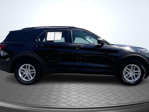 Used 2026 Ford Explorer Active AWD/4WD image 4
