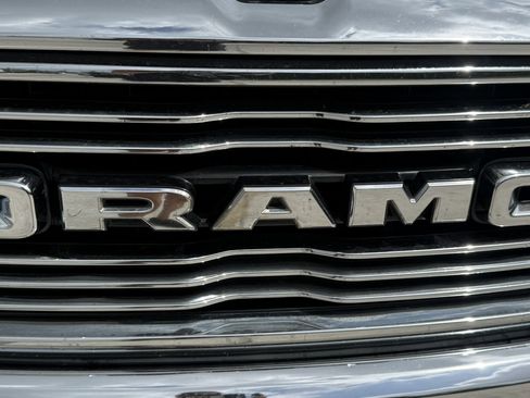 Certified 2019 RAM 1500 Laramie RWD image 9