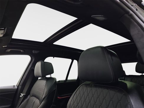 Used 2024 BMW X5 M60i w/ Executive Package image 33