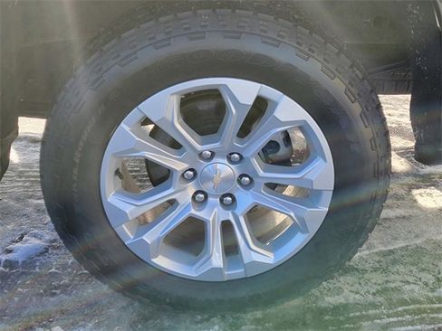 Certified 2022 Chevrolet Silverado 1500 LTZ w/ LTZ Convenience Package II image 9