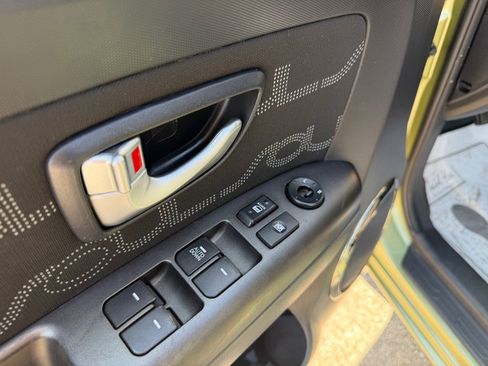 Used 2013 Kia Soul + w/ Audio Pkg FWD image 9