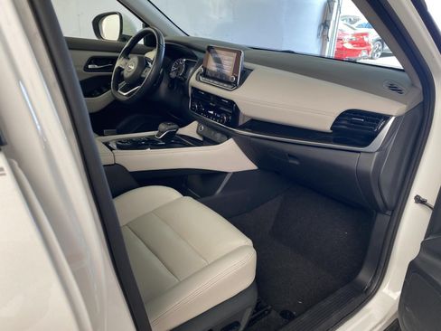 Used 2023 Nissan Rogue SL AWD/4WD image 8