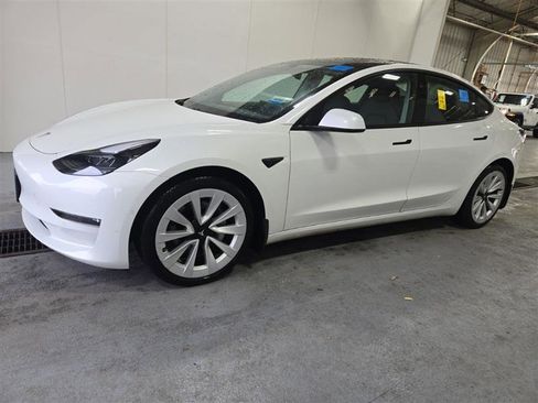 Used 2021 Tesla Model 3 Long Range image 3
