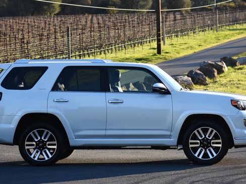 Used 2019 Toyota 4Runner 4WD image 20
