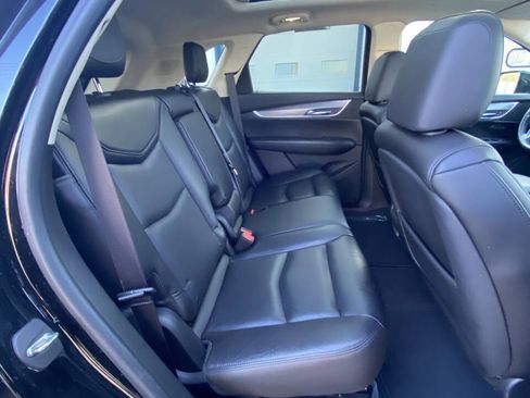 Used 2017 Cadillac XT5 Luxury w/ Driver Awareness Package image 40