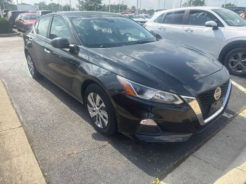 Used 2021 Nissan Altima 2.5 S FWD image 12
