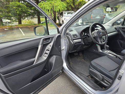 Used 2015 Subaru Forester 2.5i w/ Alloy Wheel Package AWD/4WD image 7