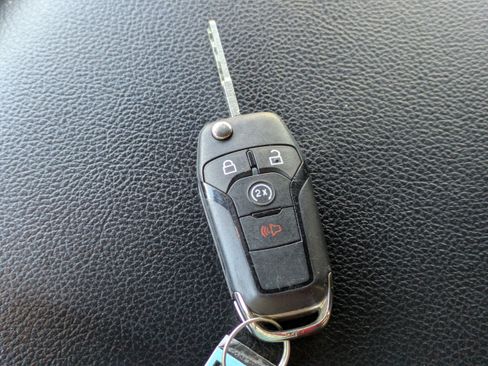 Used 2019 Ford F250 Lariat w/ Chrome Package image 34