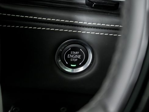 Used 2025 Cadillac Escalade V w/ LPO, ONYX Package image 33