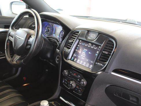 Used 2017 Chrysler 300 S AWD/4WD image 16