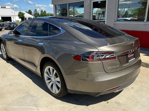 Used 2015 Tesla Model S 85D AWD/4WD image 4