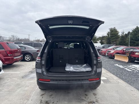 New 2025 Jeep Grand Cherokee L Limited image 12