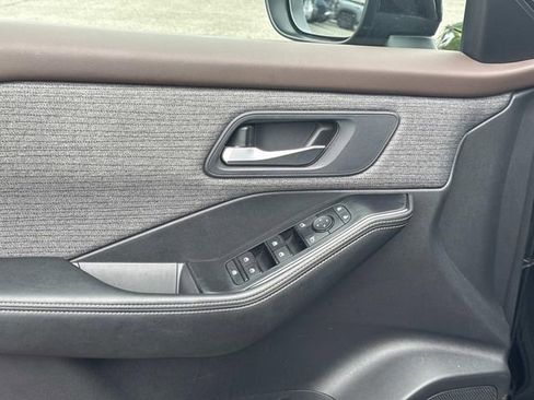 Certified 2023 Nissan Rogue SV FWD image 24