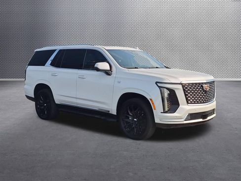 Used 2025 Cadillac Escalade Premium Luxury AWD/4WD image 7