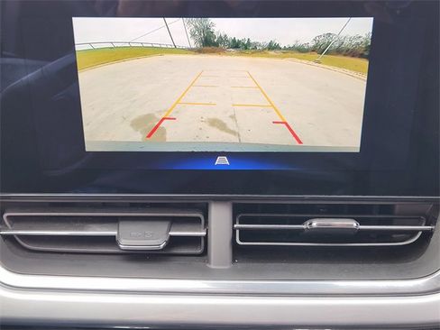 Certified 2024 Chevrolet Trax LT w/ Sunroof Package image 19