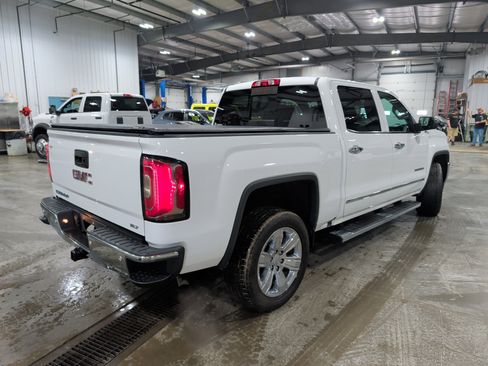 Used 2018 GMC Sierra 1500 SLT image 3