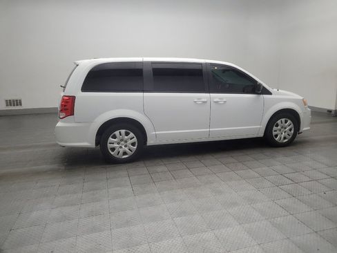 Used 2018 Dodge Grand Caravan SE w/ UConnect Hands-Free Group FWD image 10