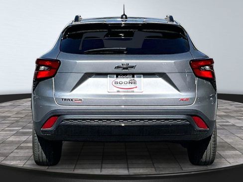 Used 2024 Chevrolet Trax RS w/ Sunroof Package FWD image 4