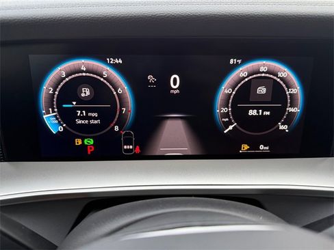 New 2025 Volkswagen Tiguan SE image 24