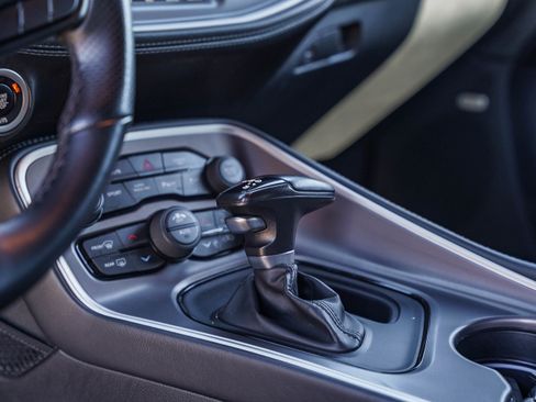 Used 2022 Dodge Challenger R/T w/ Plus Package image 21