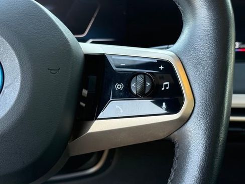 Used 2023 BMW iX xDrive50 w/ Premium Package image 26