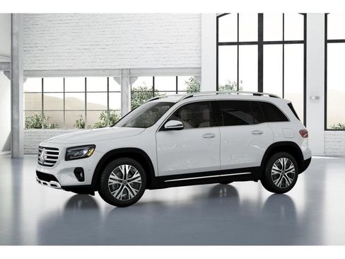 Certified 2025 Mercedes-Benz GLB 250 4MATIC image 37