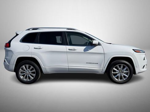 Used 2018 Jeep Cherokee Overland w/ Technology Group AWD/4WD image 5