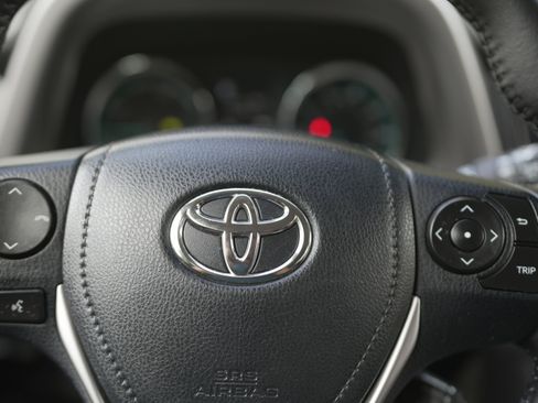 Used 2016 Toyota RAV4 XLE image 22