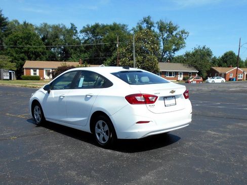 Used 2018 Chevrolet Cruze LS FWD image 8