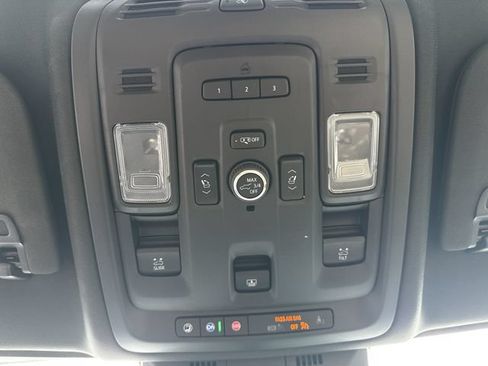 Used 2024 Cadillac Escalade Premium Luxury AWD/4WD image 27