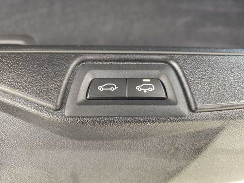 Used 2025 BMW X7 xDrive40i w/ Premium Package AWD/4WD image 23