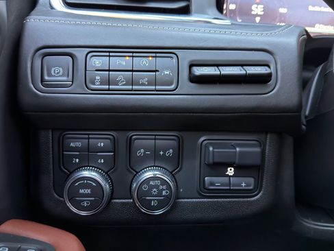 Used 2023 GMC Yukon Denali Ultimate w/ LPO, Floor Liner Package image 23