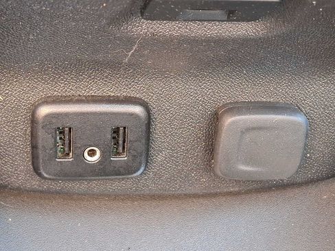 Used 2018 Chevrolet Malibu LT FWD image 25