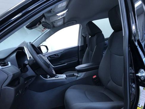 Certified 2025 Toyota RAV4 LE AWD/4WD image 18