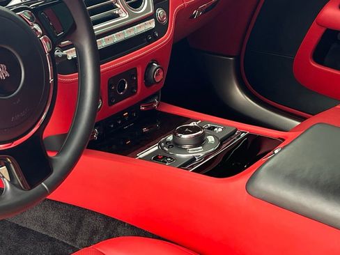 Used 2020 Rolls-Royce Dawn RWD image 11