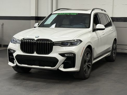 Used 2021 BMW X7 M50i w/ Dynamic Handling Package image 8