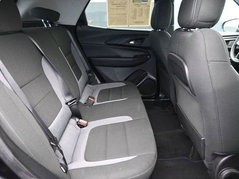 Used 2025 Chevrolet TrailBlazer LT AWD/4WD image 32